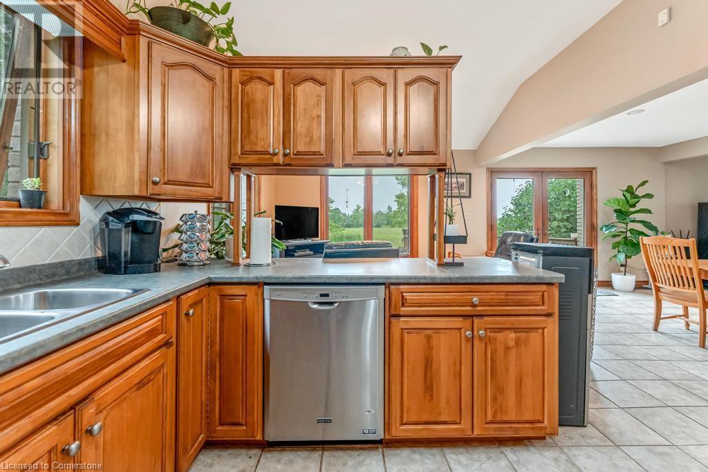 Photo 11 of 70 Sawmill Road, Caledonia ON