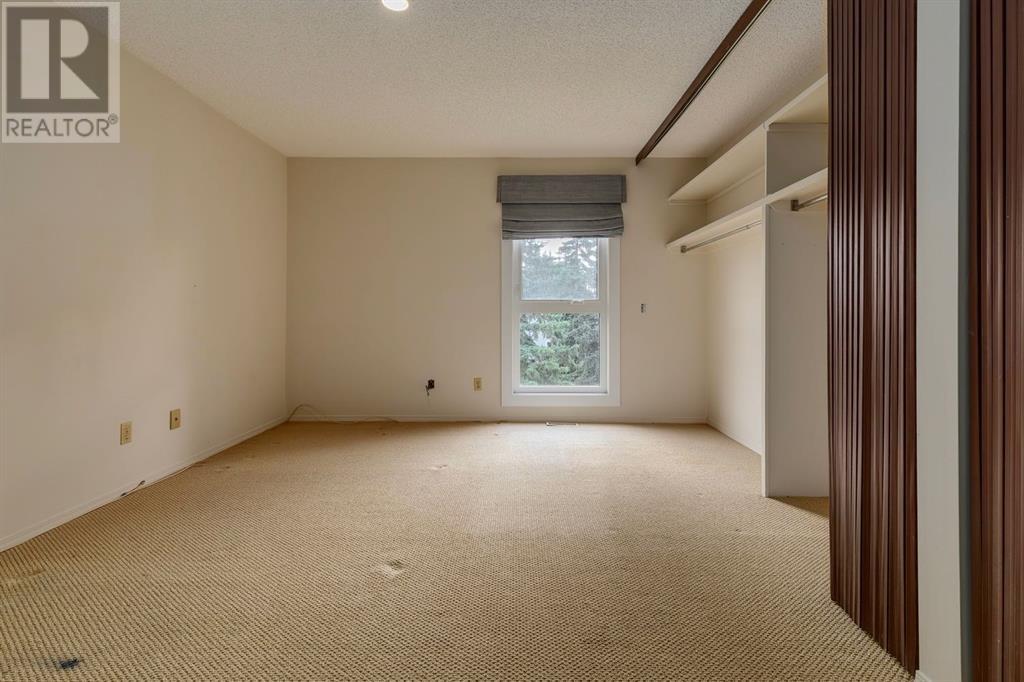 Single Family House for Sale in   Elbow Drive SW Canyon Meadows Calgary 
