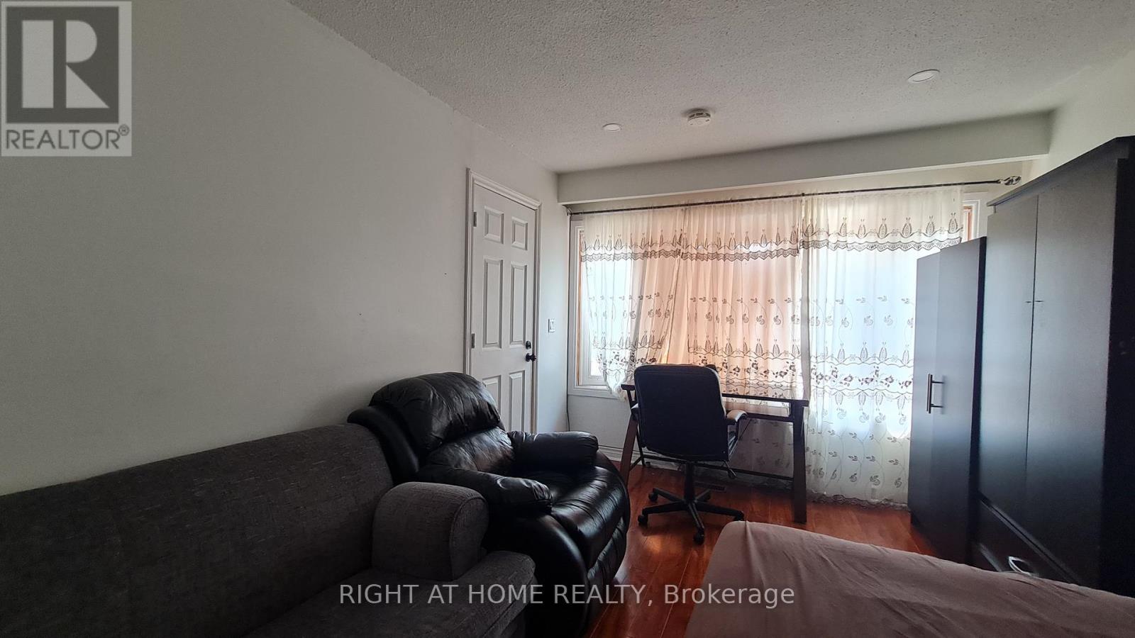 55 LITTLELEAF DRIVE - 9