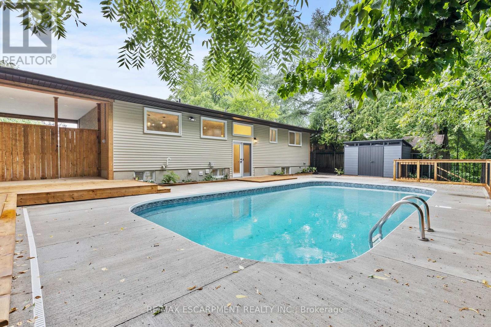 Photo 34 of 36 Spring Garden Boulevard, St Catharines ON