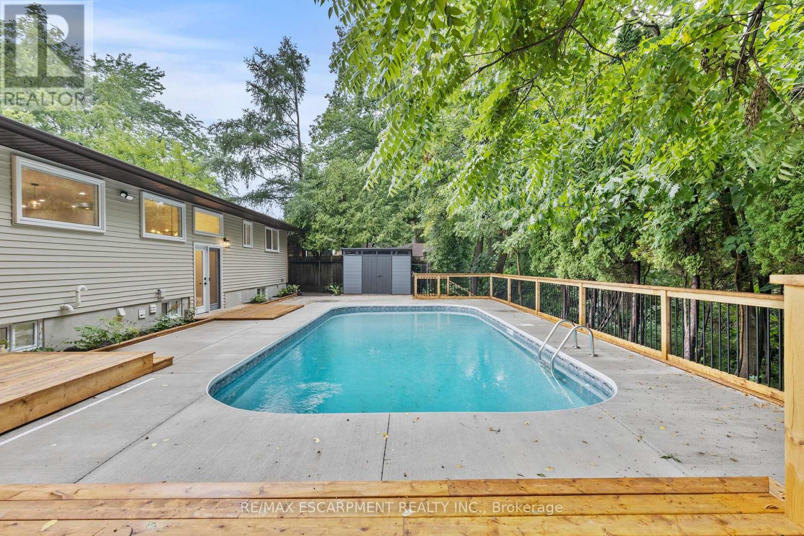 Photo 35 of 36 Spring Garden Boulevard, St Catharines ON