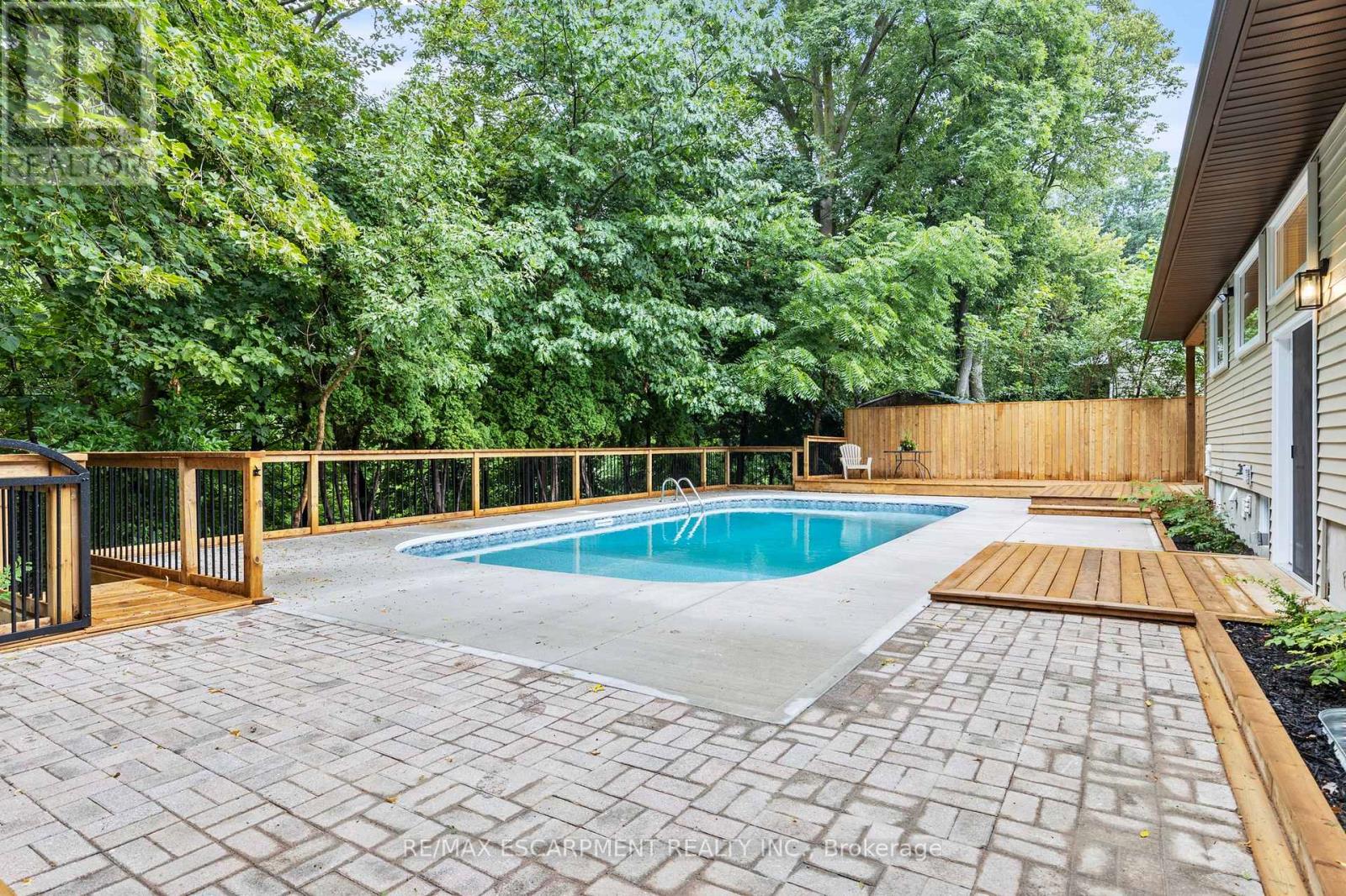 Photo 37 of 36 Spring Garden Boulevard, St Catharines ON