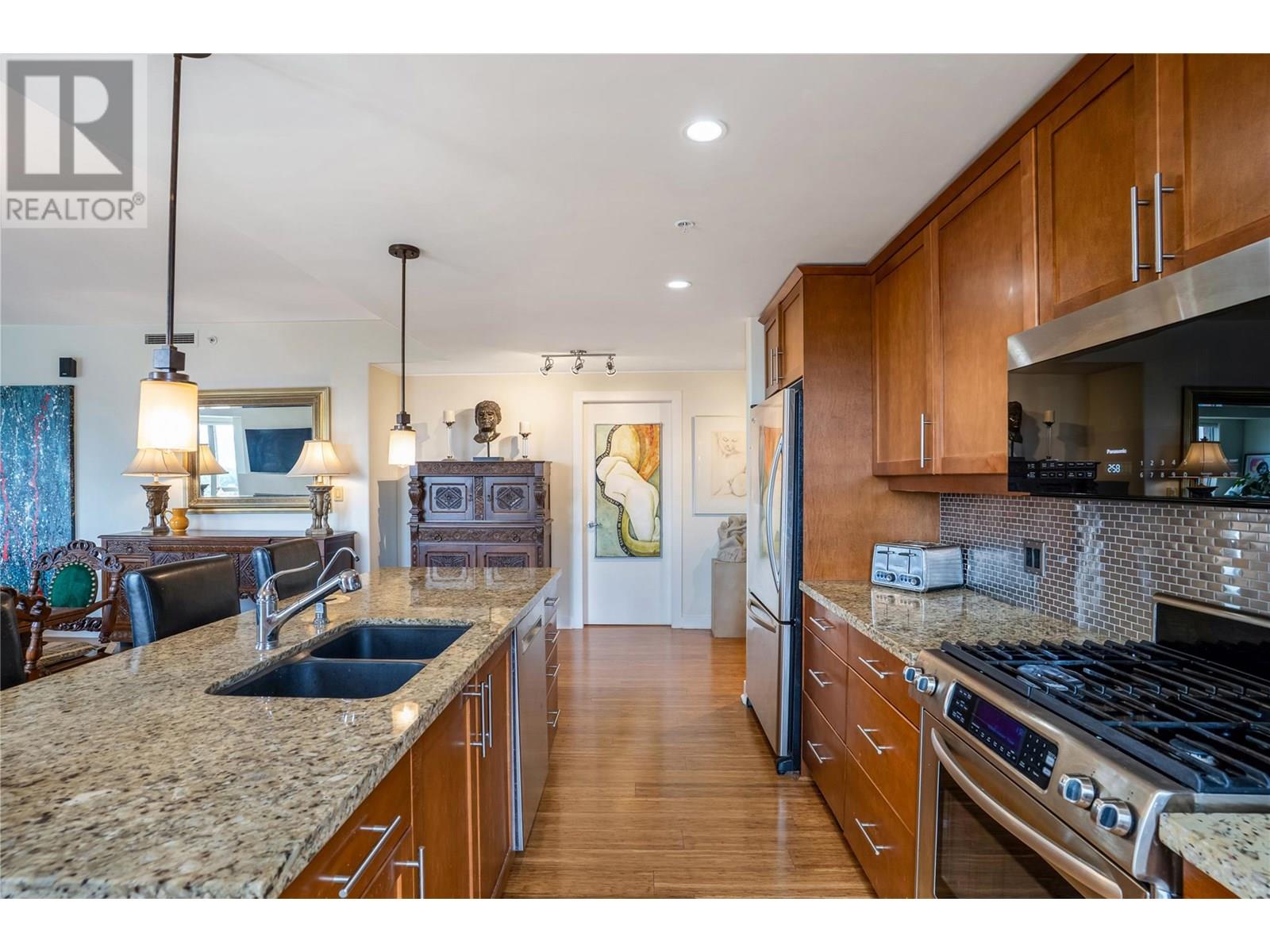 Photo 5 of 1160 Bernard Avenue Unit 712, Kelowna BC