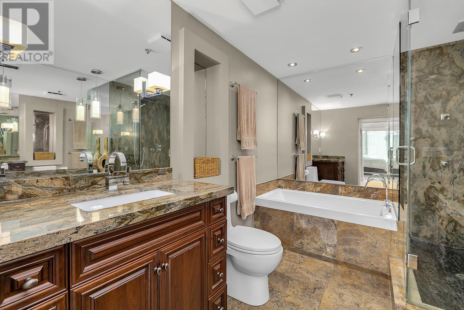 Photo 7 of 1152 Sunset Drive Unit 1702, Kelowna BC