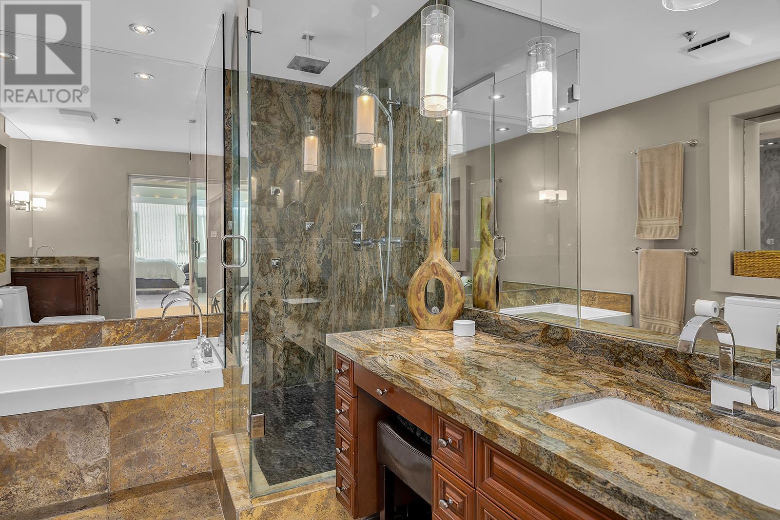 Photo 32 of 1152 Sunset Drive Unit 1702, Kelowna BC