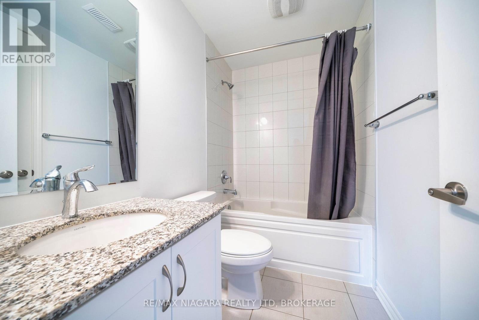 Photo 40 of 1369 Kobzar Drive, Oakville ON
