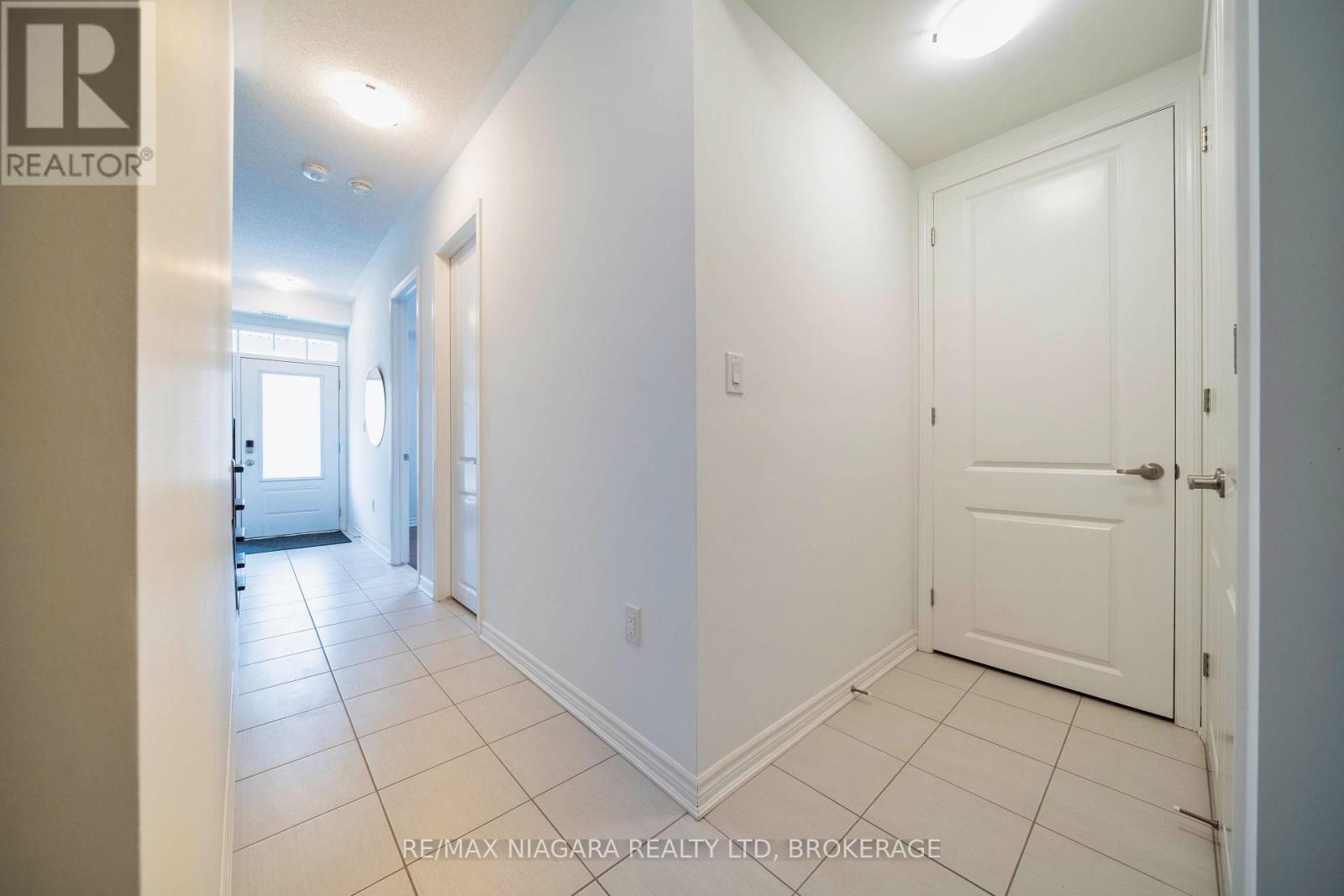 Photo 14 of 1369 Kobzar Drive, Oakville ON