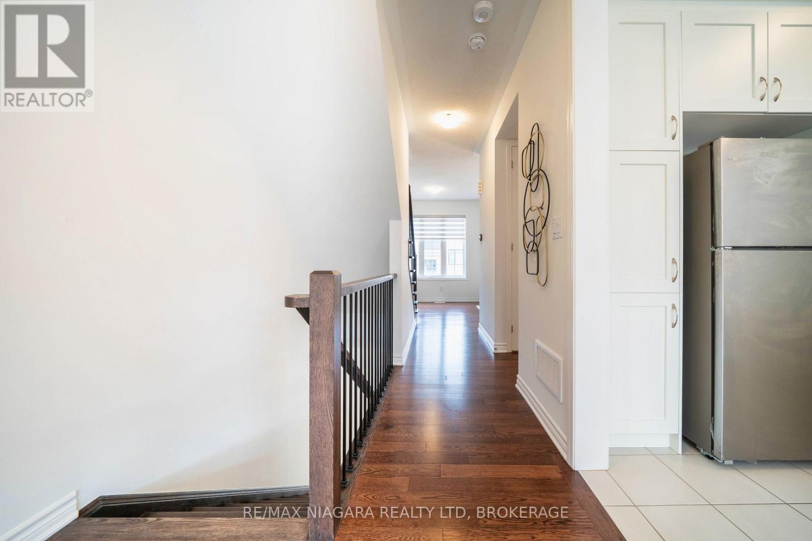 Photo 26 of 1369 Kobzar Drive, Oakville ON