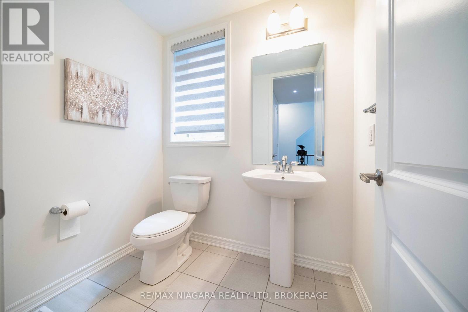Photo 6 of 1369 Kobzar Drive, Oakville ON
