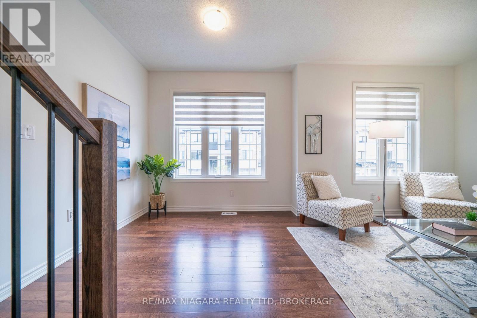 Photo 36 of 1369 Kobzar Drive, Oakville ON