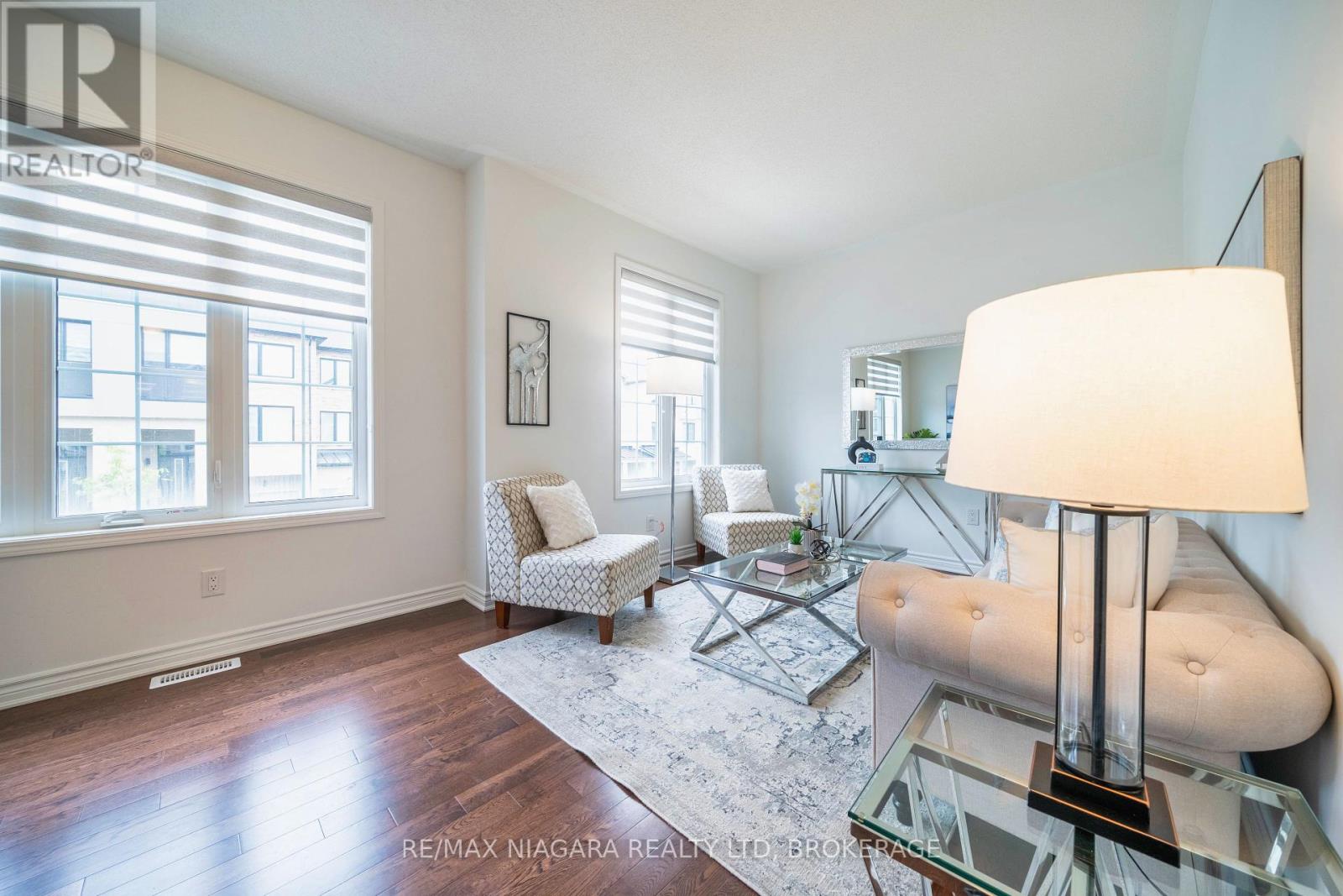 Photo 13 of 1369 Kobzar Drive, Oakville ON