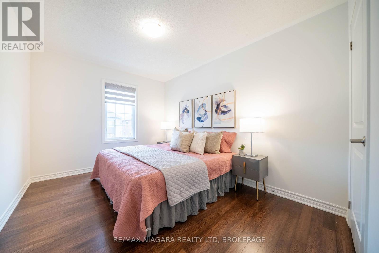 Photo 12 of 1369 Kobzar Drive, Oakville ON