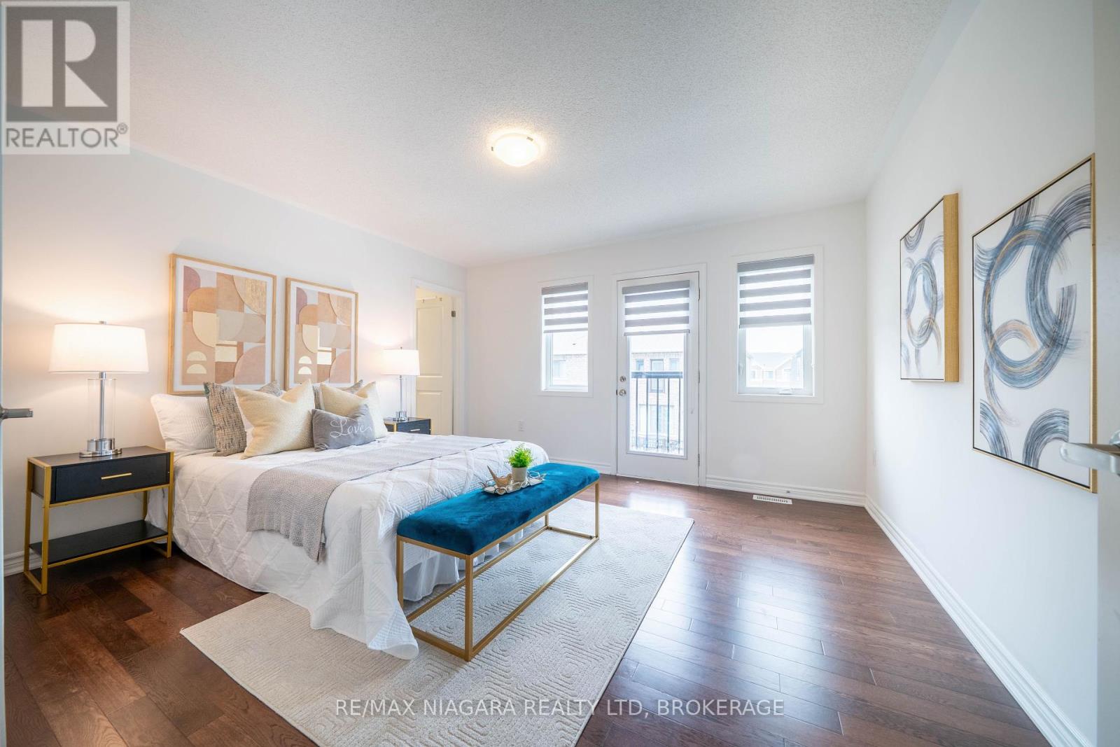 Photo 23 of 1369 Kobzar Drive, Oakville ON