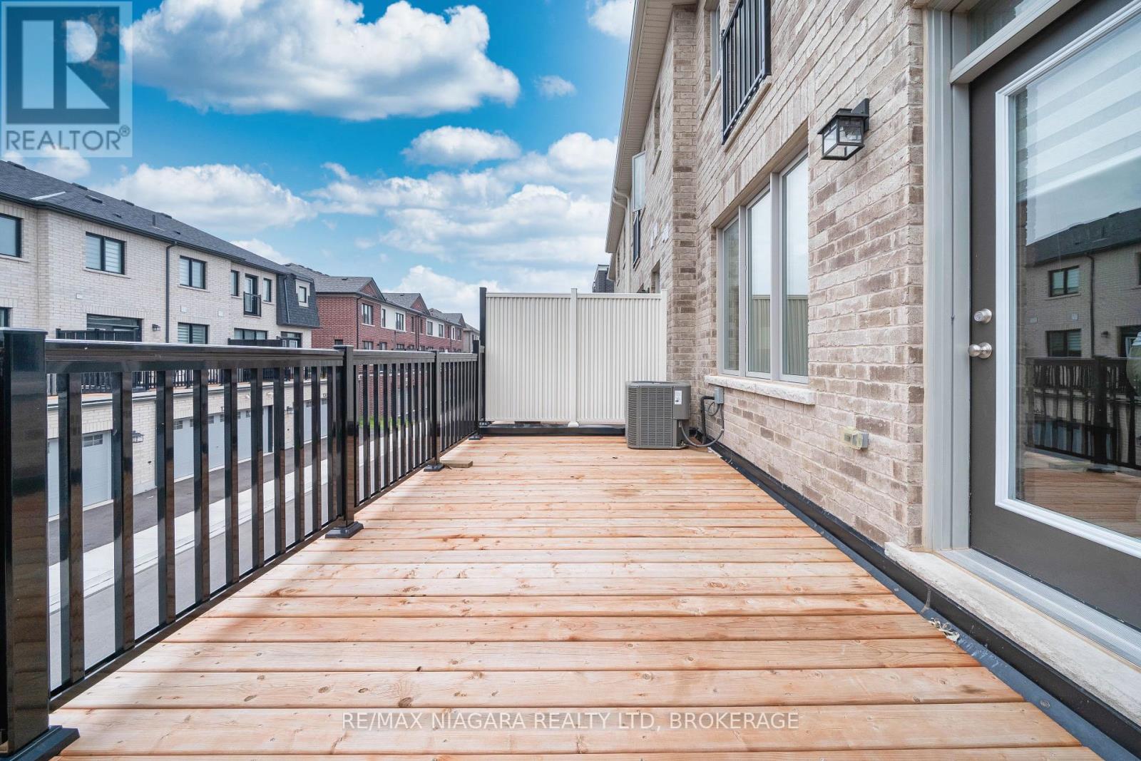 Photo 1 of 1369 Kobzar Drive, Oakville ON