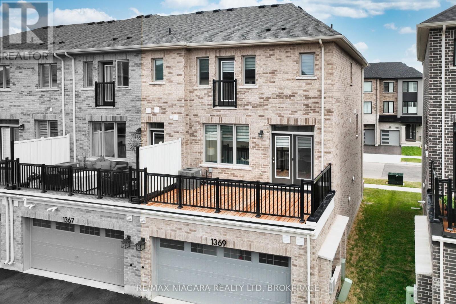 Photo 32 of 1369 Kobzar Drive, Oakville ON