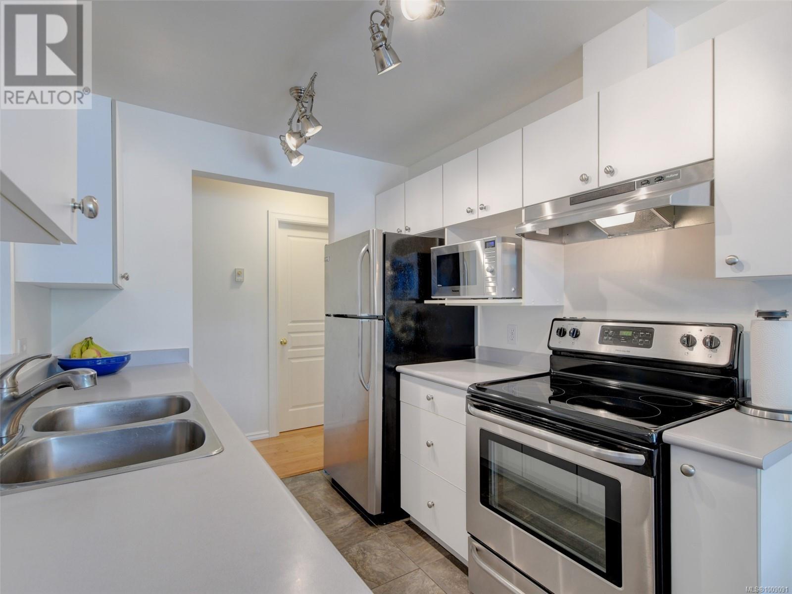 Photo 10 of 210 894 Vernon Ave, Saanich BC