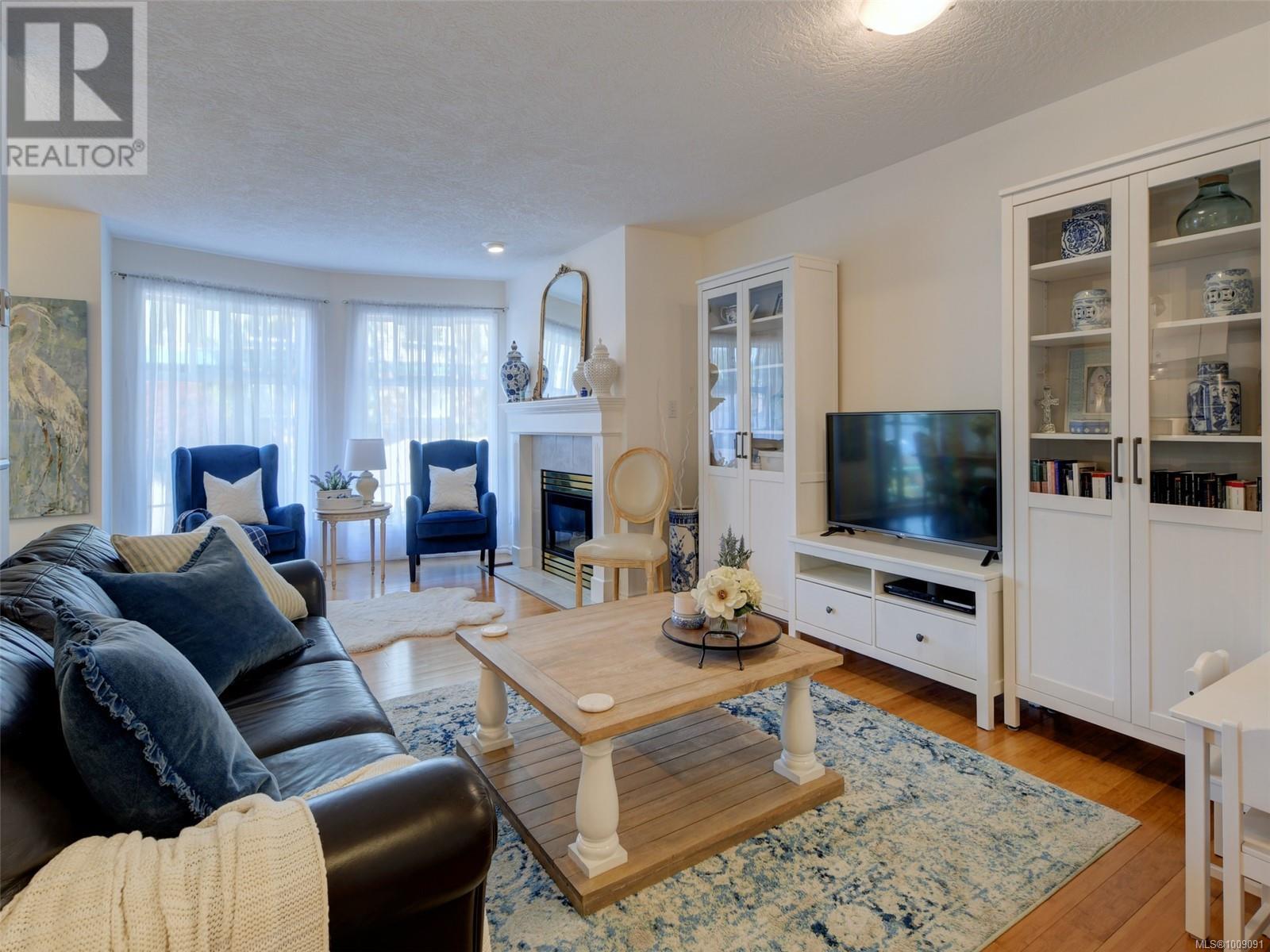 Photo 2 of 210 894 Vernon Ave, Saanich BC