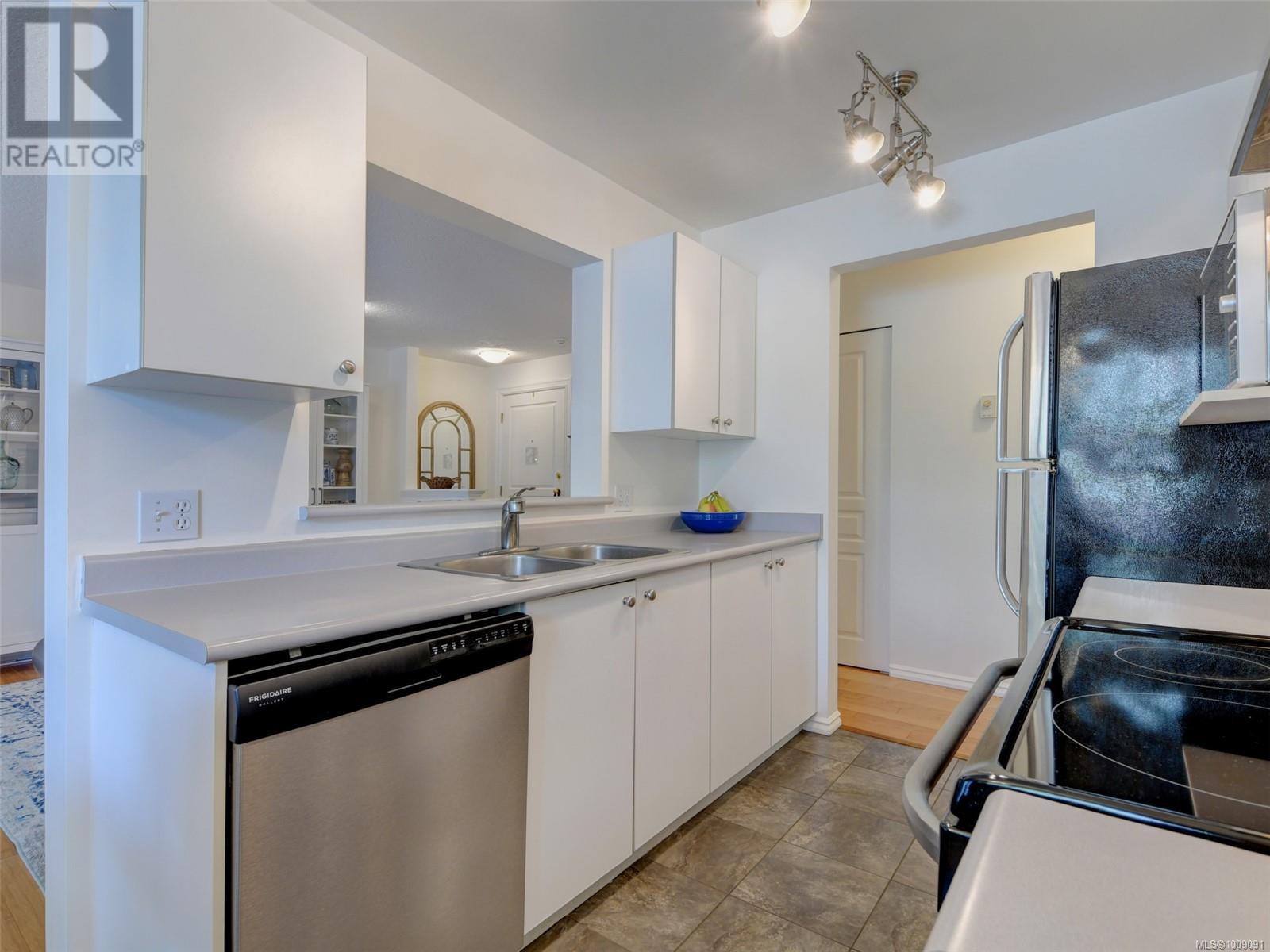 Photo 9 of 210 894 Vernon Ave, Saanich BC