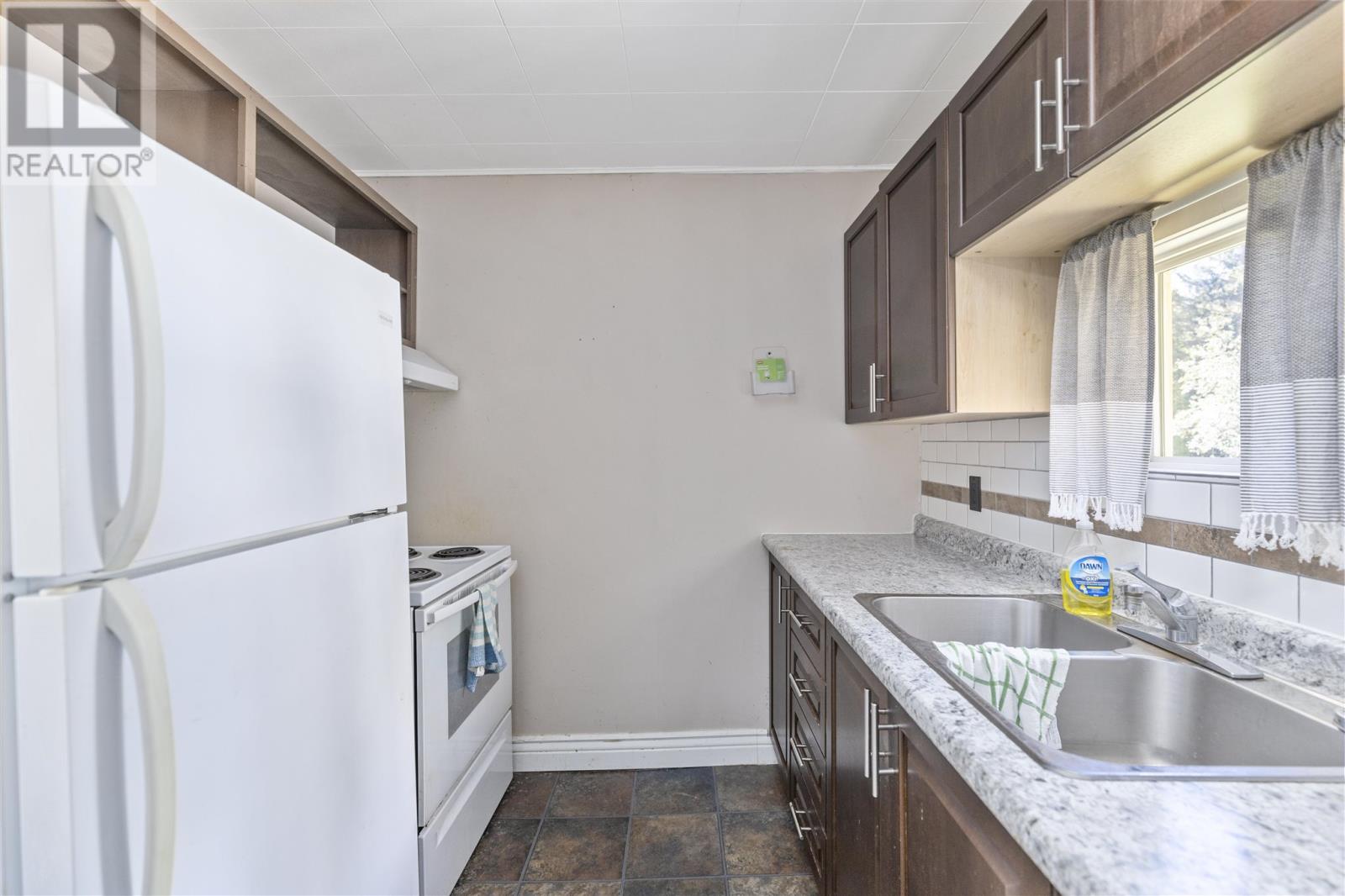 Photo 15 of 1532 Third Lin W, Sault Ste Marie ON