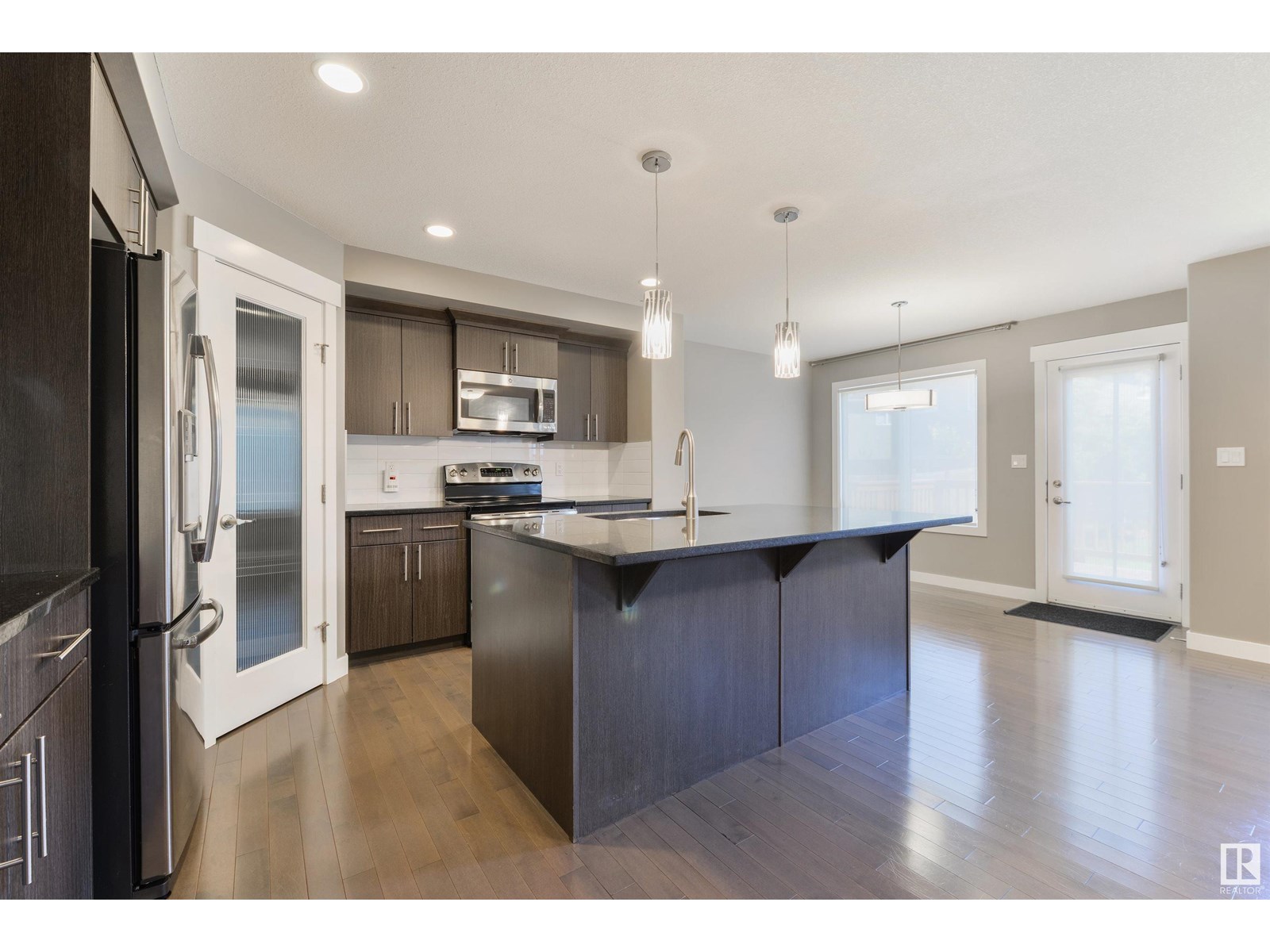 Photo 6 of 2328 Ware Cr Nw, Edmonton AB