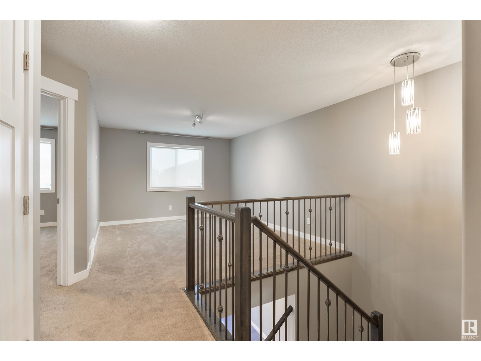 Photo 19 of 2328 Ware Cr Nw, Edmonton AB