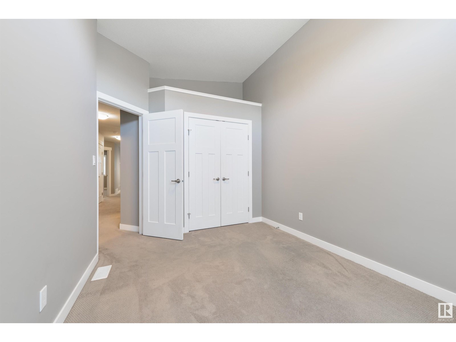 Photo 37 of 2328 Ware Cr Nw, Edmonton AB