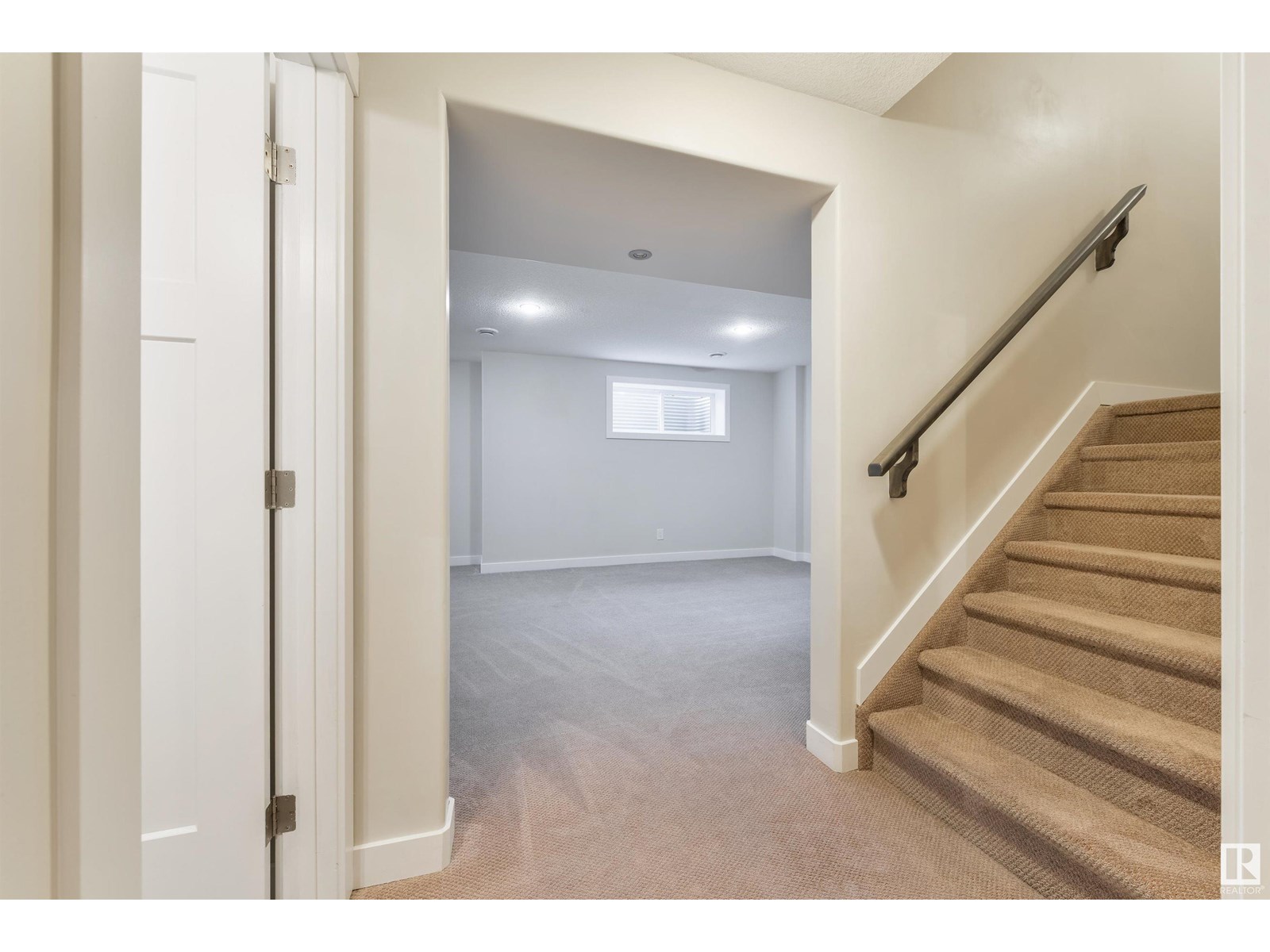 Photo 38 of 2328 Ware Cr Nw, Edmonton AB