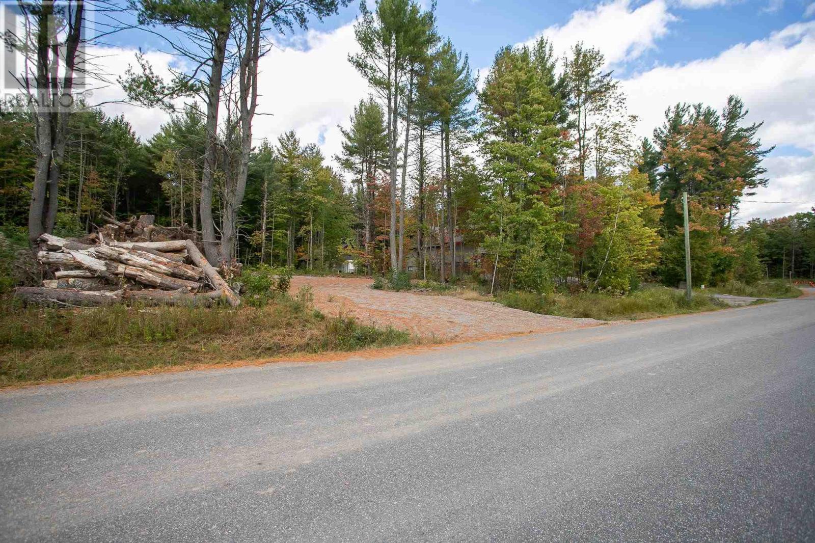 Photo 2 of 854 River Rd, Sault Ste Marie ON