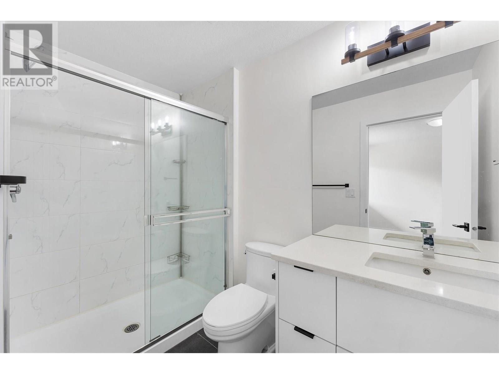 Photo 4 of 5400 Willow Drive Unit 2, Vernon BC