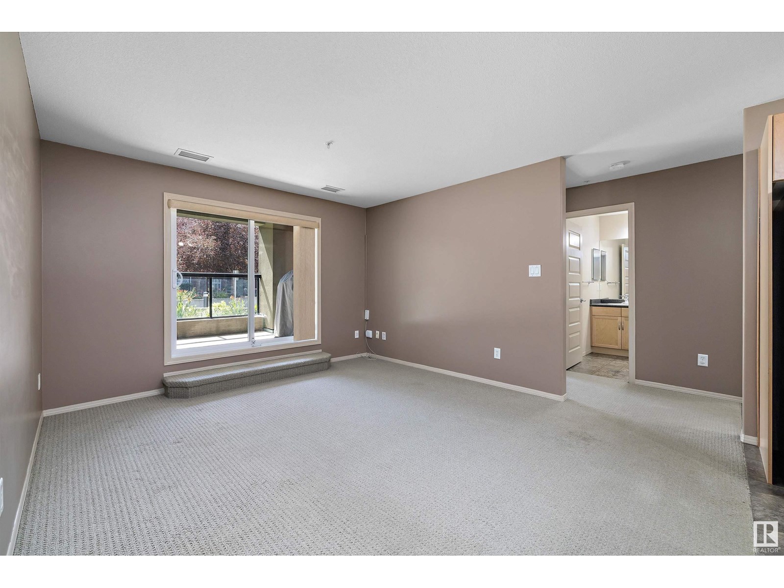 Photo 10 of 122 7909 71 St Nw, Edmonton AB