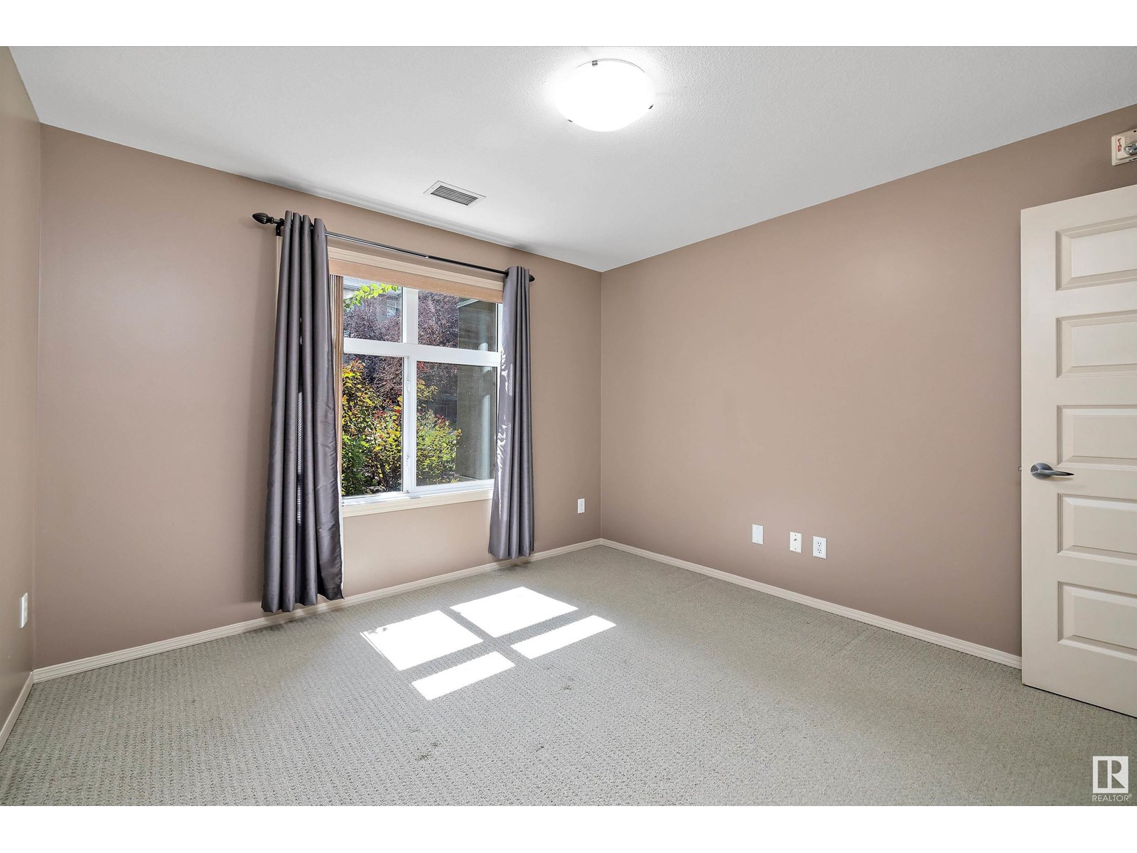 Photo 22 of 122 7909 71 St Nw, Edmonton AB