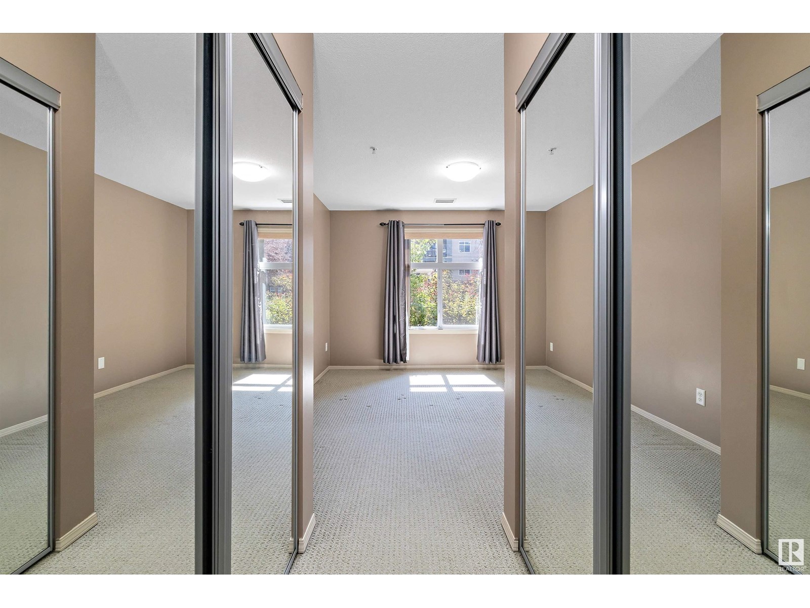 Photo 25 of 122 7909 71 St Nw, Edmonton AB