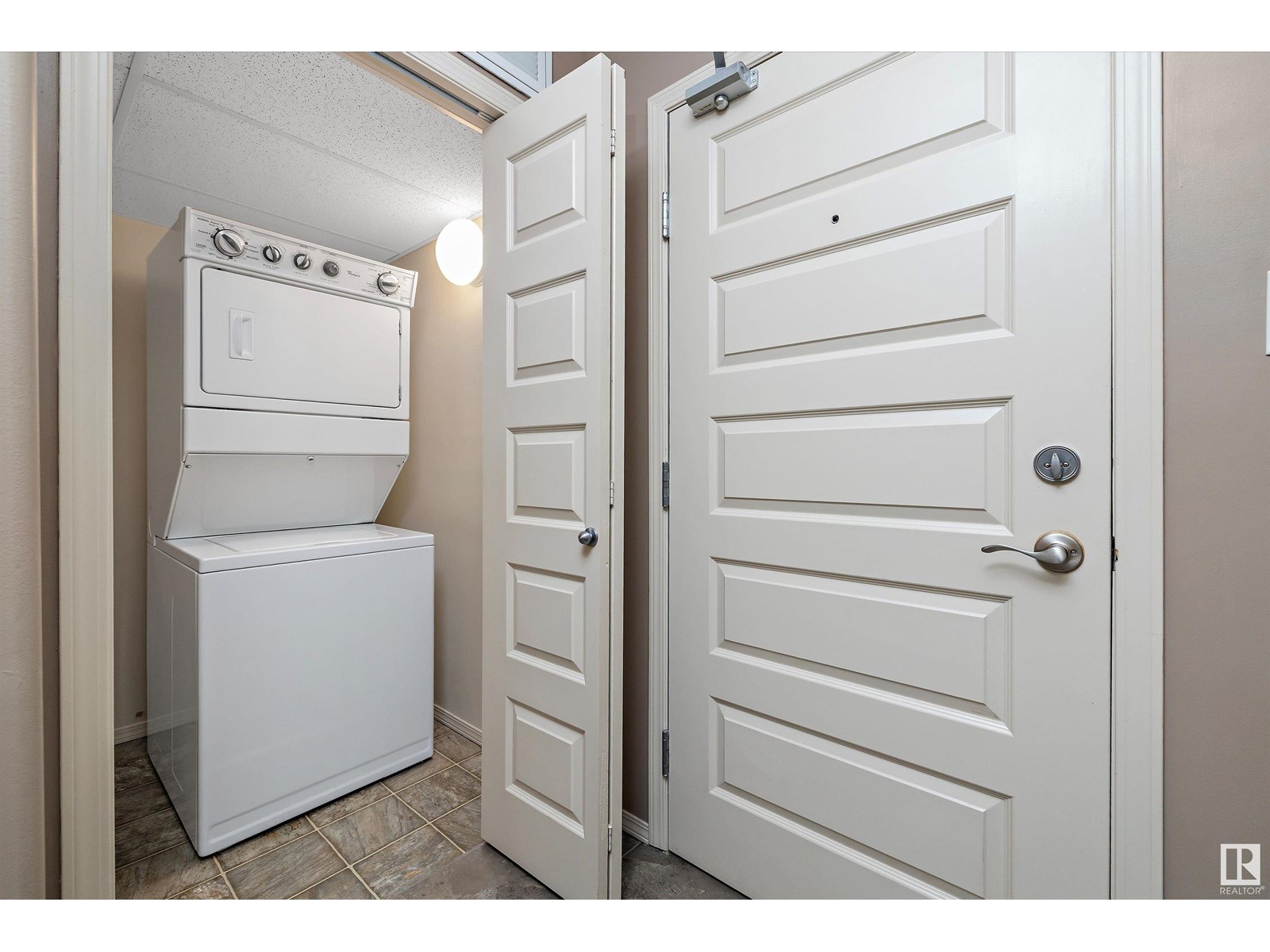 Photo 4 of 122 7909 71 St Nw, Edmonton AB