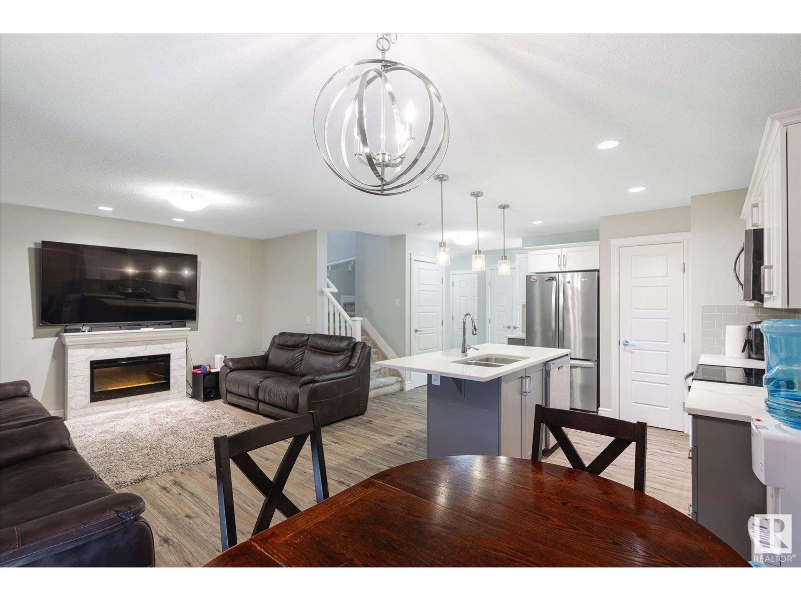 Photo 4 of 1416 169 St Sw, Edmonton AB