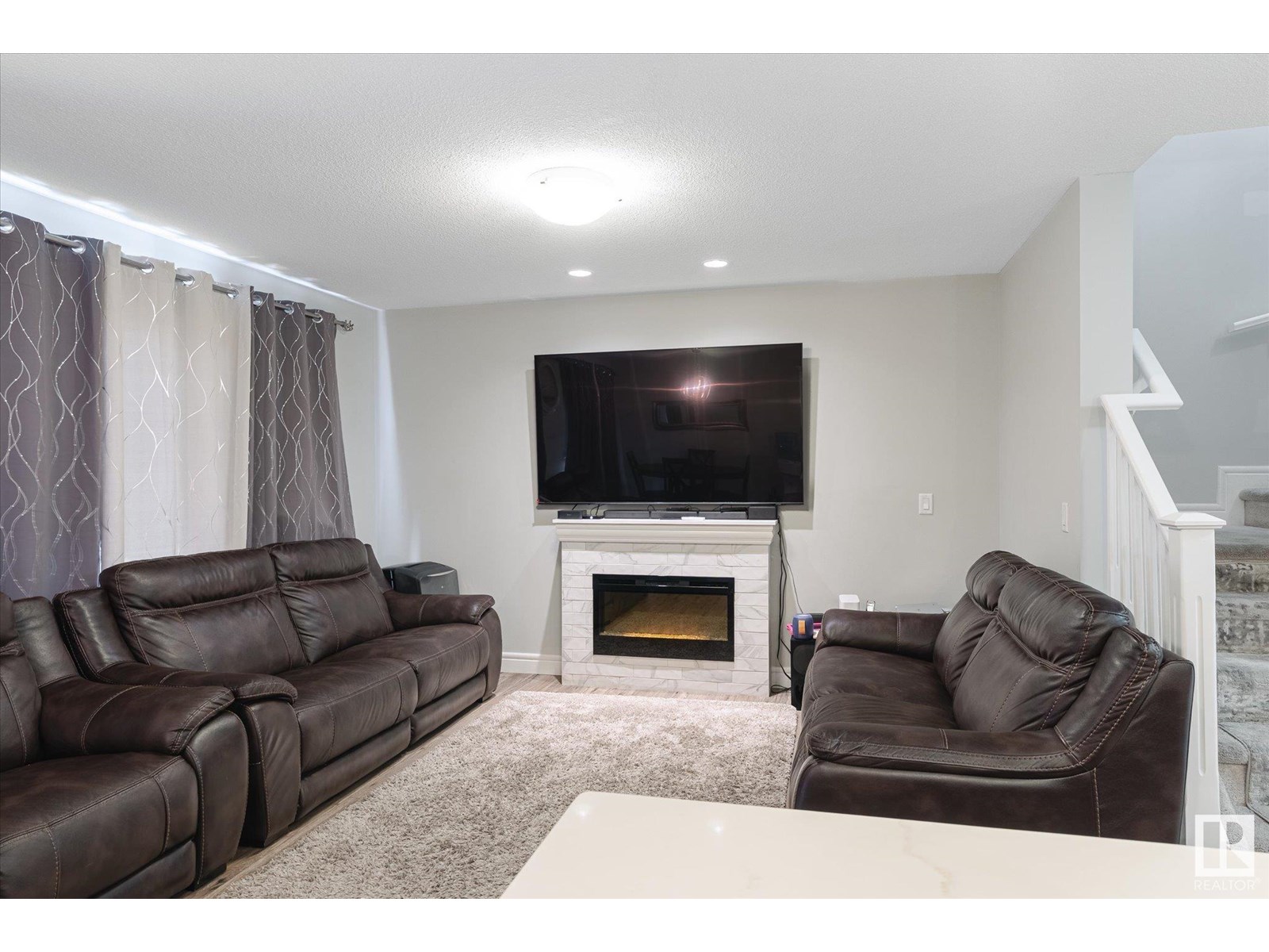 Photo 6 of 1416 169 St Sw, Edmonton AB