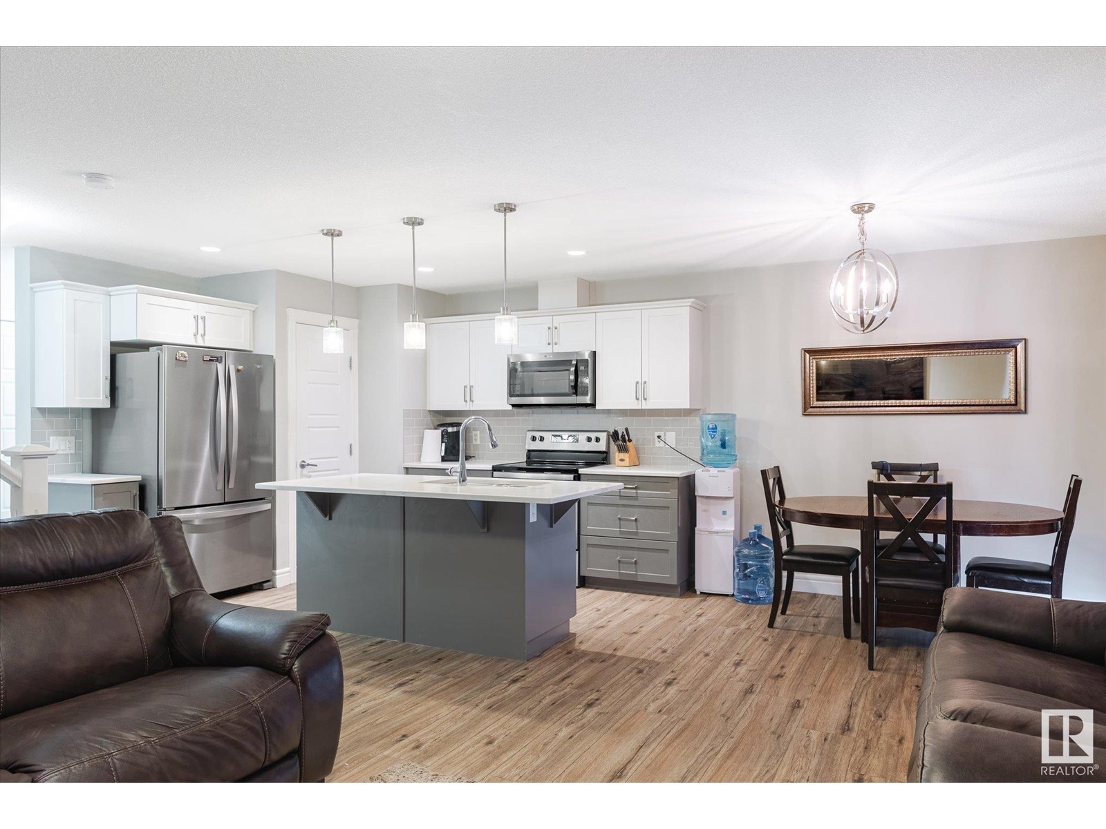Photo 8 of 1416 169 St Sw, Edmonton AB