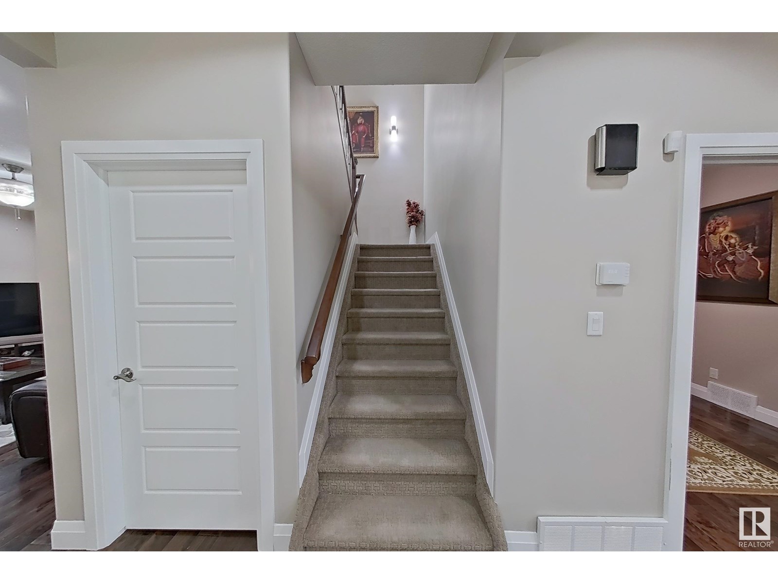 Photo 19 of 5121 1 B Av Sw, Edmonton AB