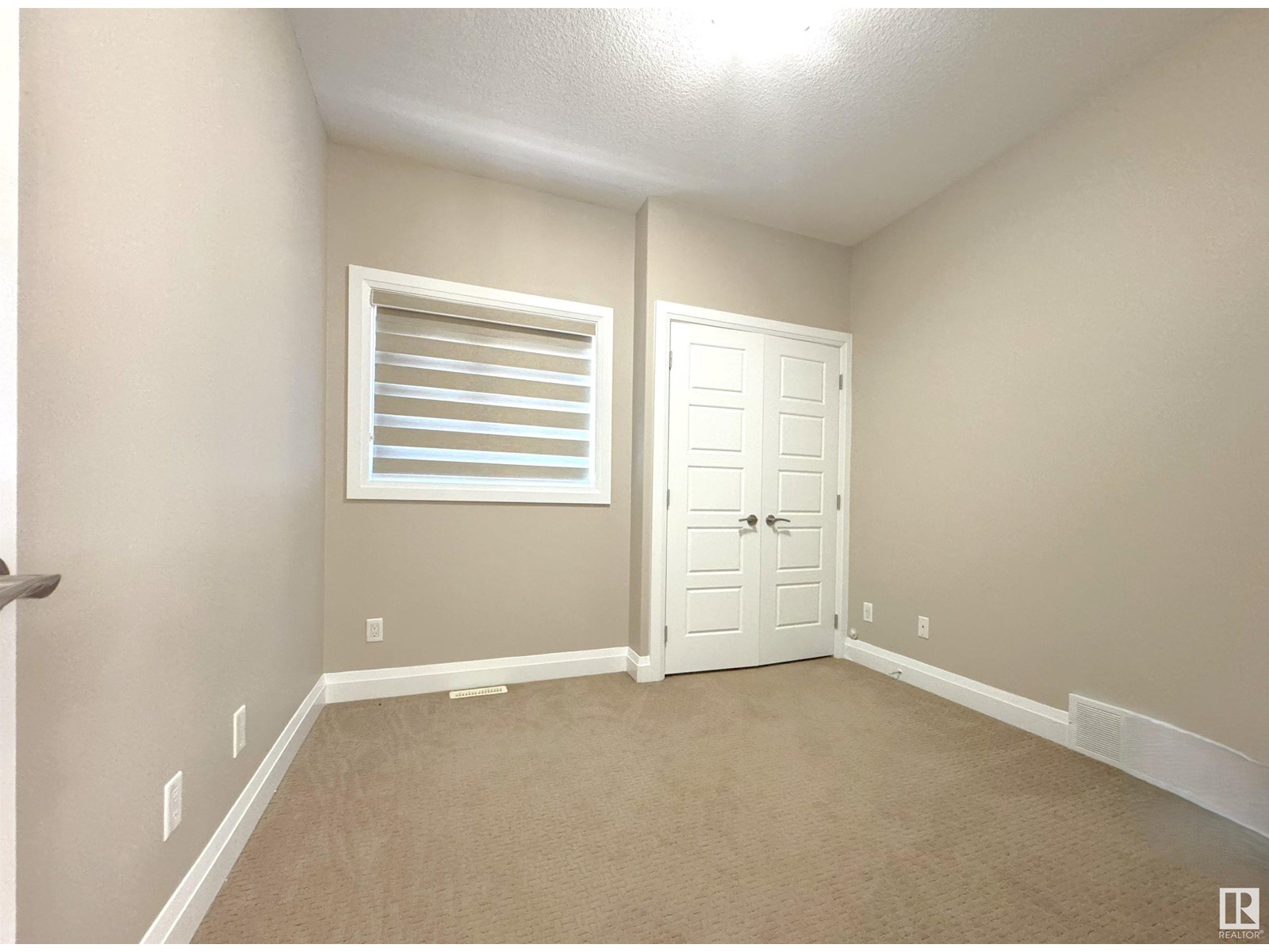 Photo 32 of 5121 1 B Av Sw, Edmonton AB