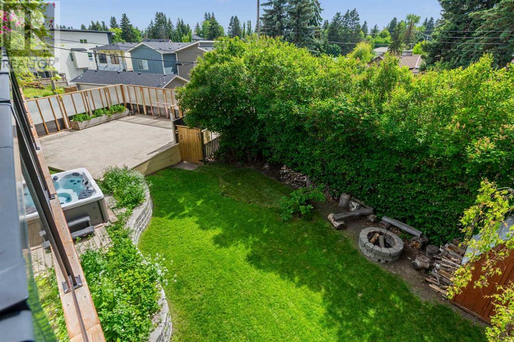 Photo 18 of 73 Cumberland Drive Nw, Calgary AB