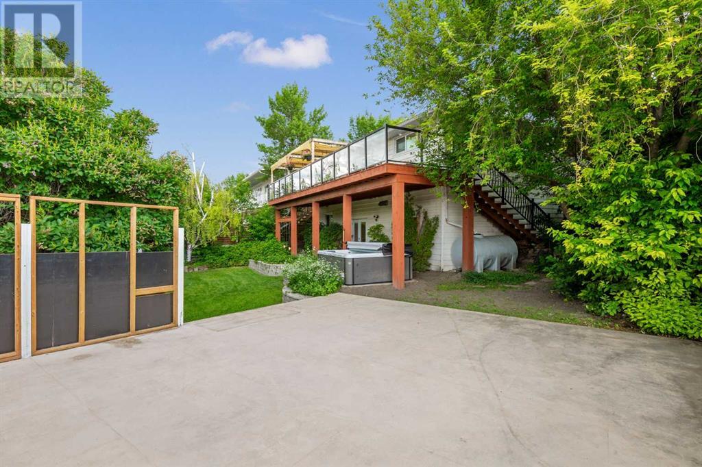 Photo 44 of 73 Cumberland Drive Nw, Calgary AB