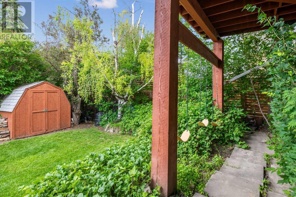 Photo 41 of 73 Cumberland Drive Nw, Calgary AB