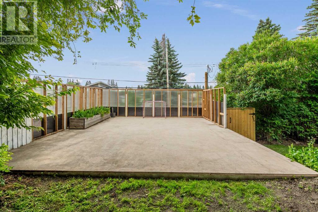 Photo 45 of 73 Cumberland Drive Nw, Calgary AB