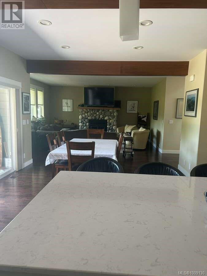 Photo 6 of 103 Oregon Rd, Campbell River BC