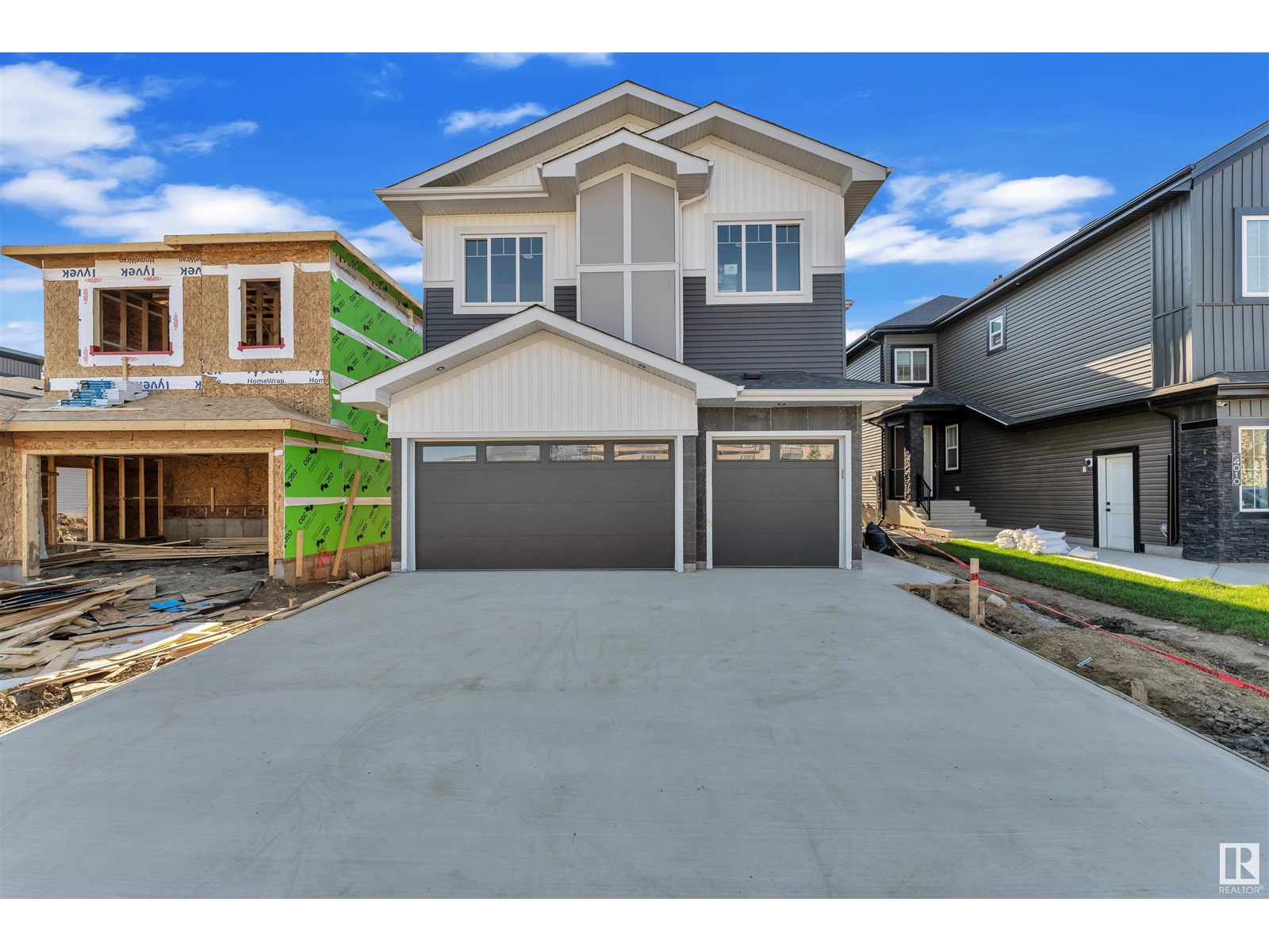 Photo 4 of 4008 40 St, Beaumont AB