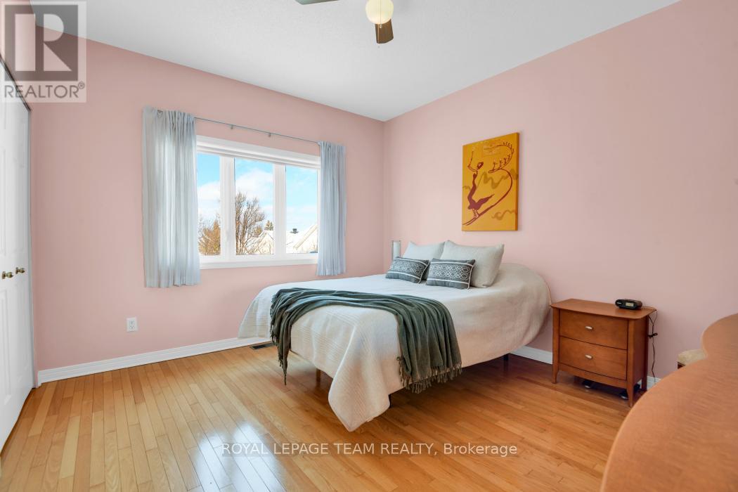 Photo 2 of 1581 Belleterre Street, Ottawa ON