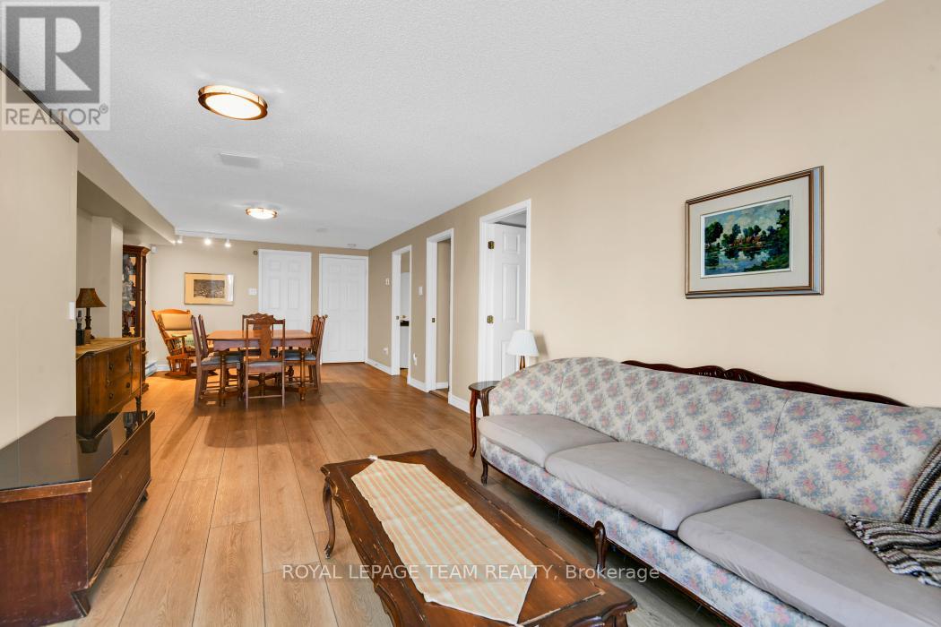 Photo 13 of 1581 Belleterre Street, Ottawa ON