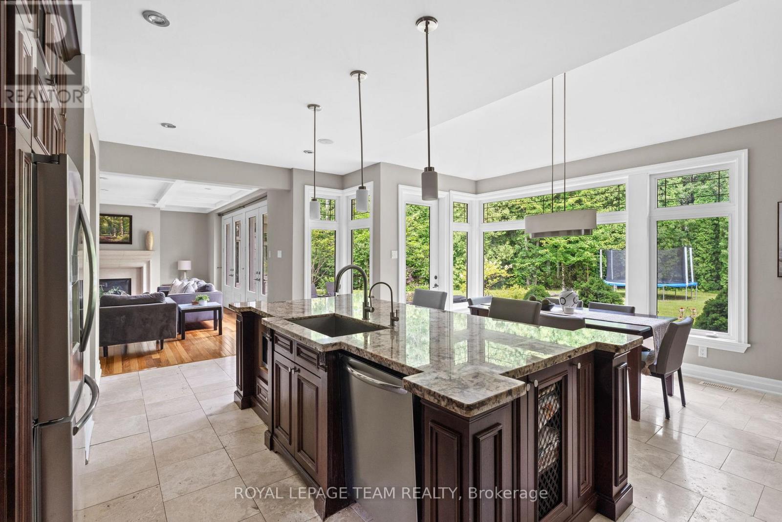 Photo 5 of 5811 Longhearth Way, Ottawa ON