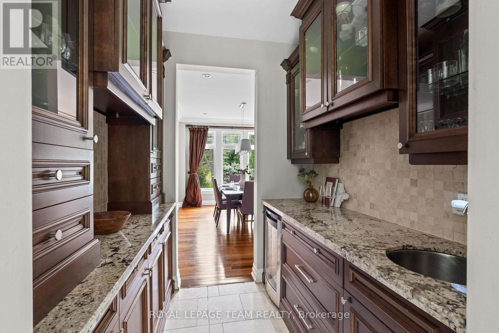 Photo 13 of 5811 Longhearth Way, Ottawa ON