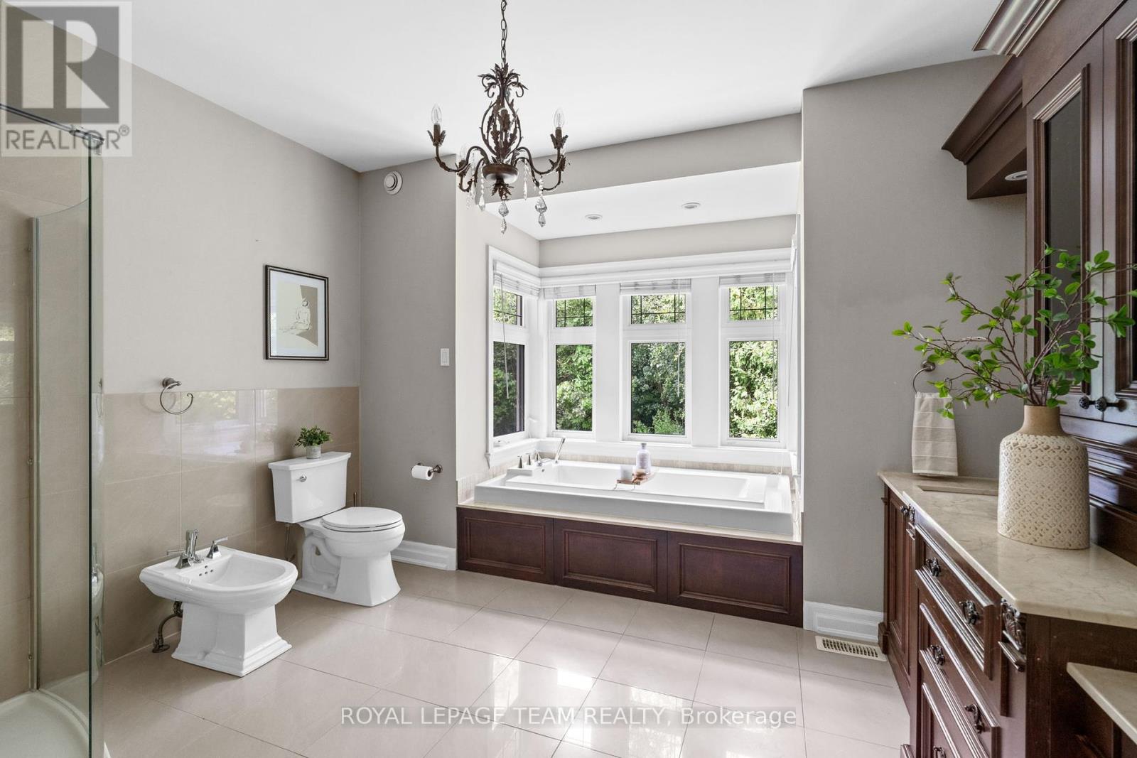 Photo 8 of 5811 Longhearth Way, Ottawa ON
