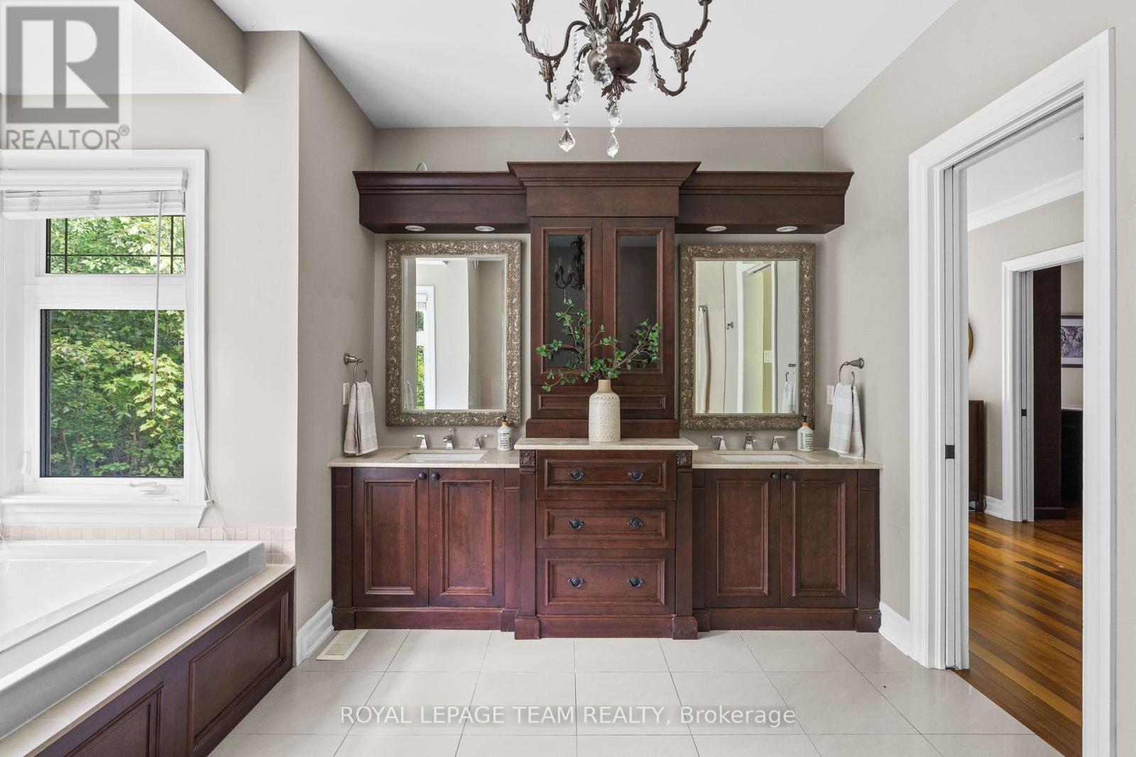 Photo 23 of 5811 Longhearth Way, Ottawa ON